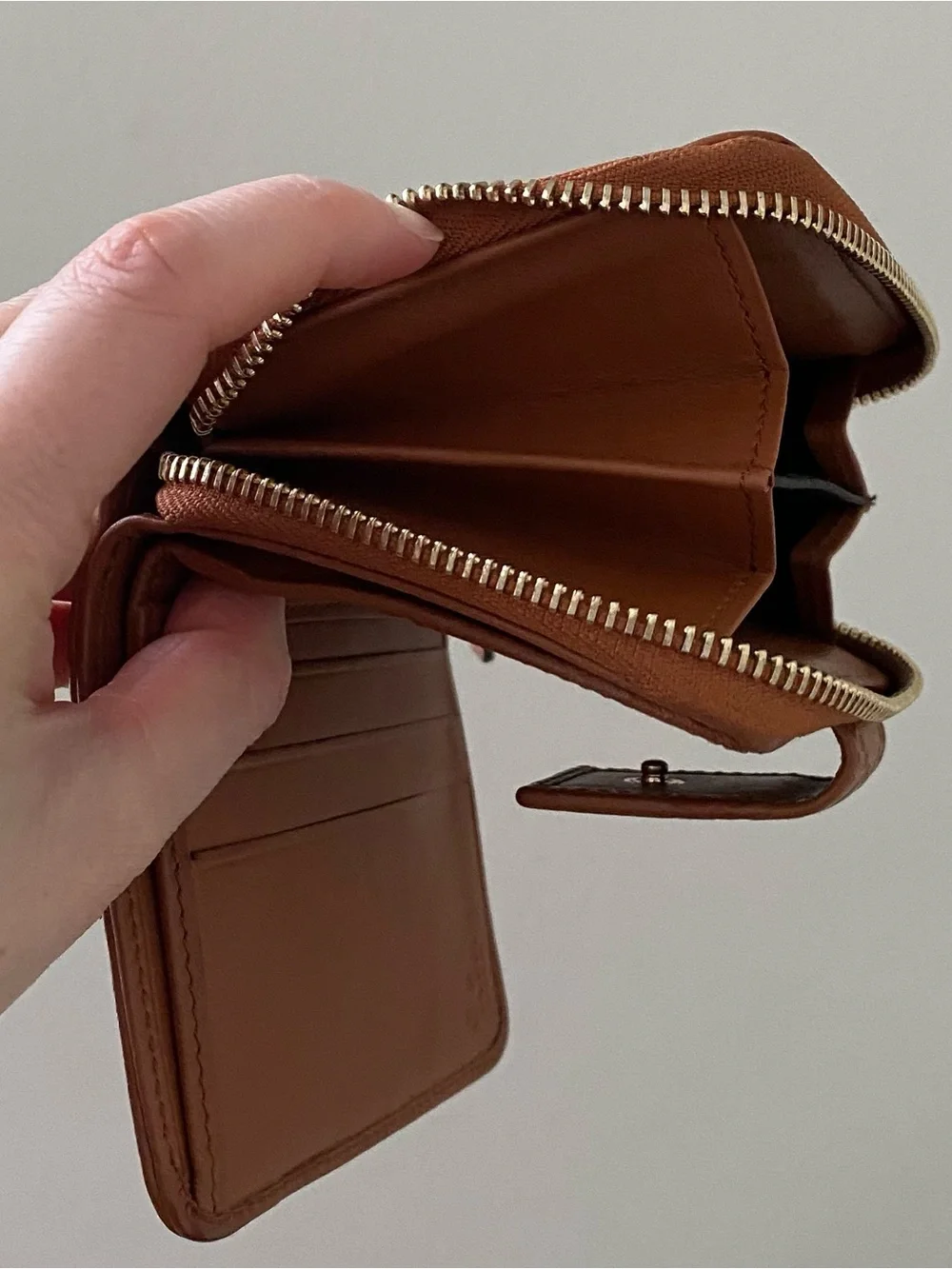 Gucci Guccissima GG monogram Tan Brown Embossed Leather Bi-fold Compact Wallet